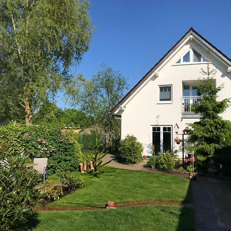 Strandloper Apartament *